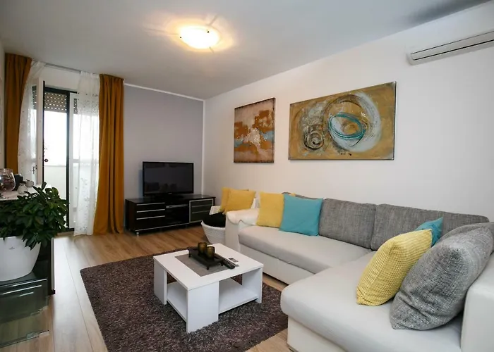 Διαμέρισμα Golden Place *